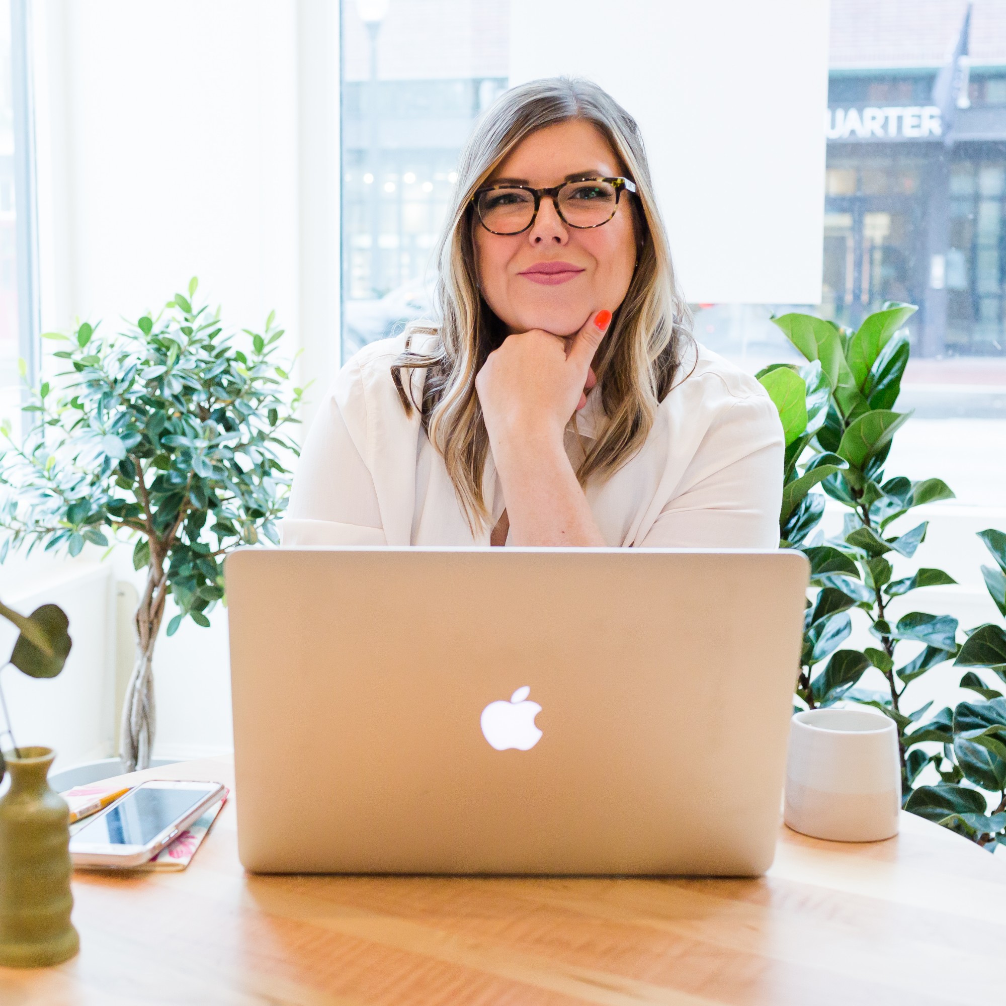 website designer using Showit