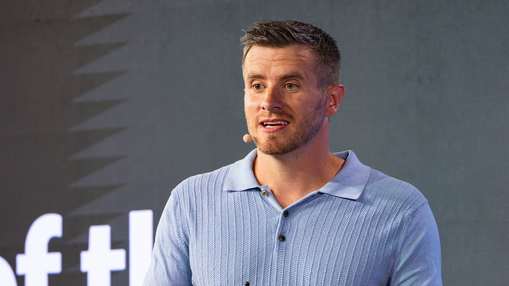 Nathan Barry speaking to small business owners.